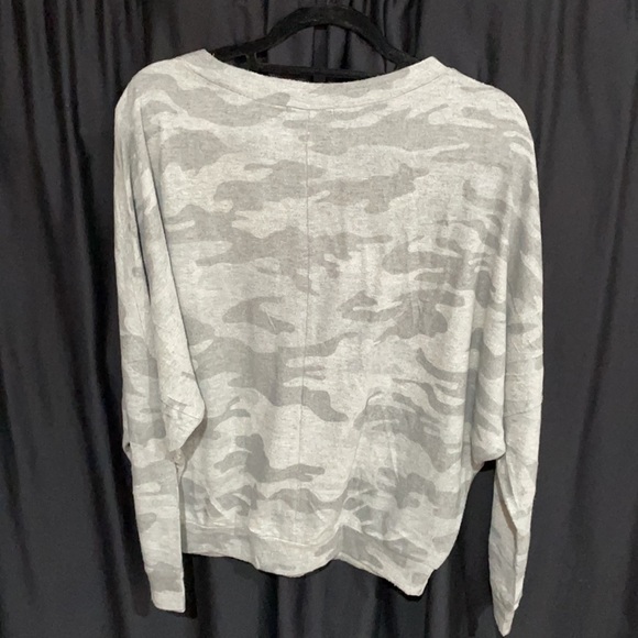 Grey camo Crew neck sweater with winged sleeves - Picture 2 of 4